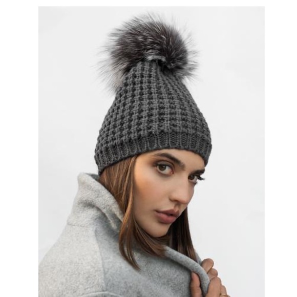 Kyi Kyi Canada Classic Fox Fur Gray Hat 